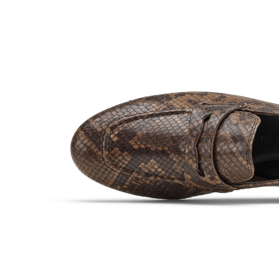 Womens Boa Earth Loafer- Paul Green Shoes Evony Loafer- Closeup Toebox View view 2