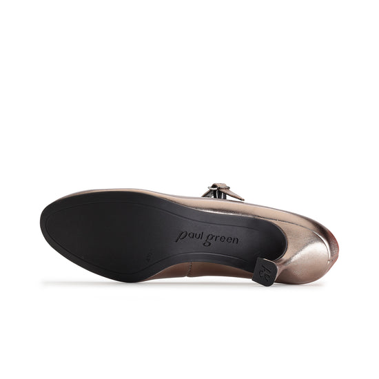 Cassie Heel