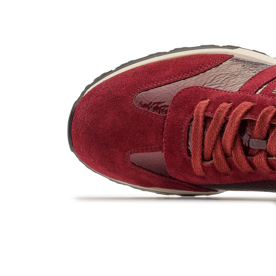 Carrie Sneaker