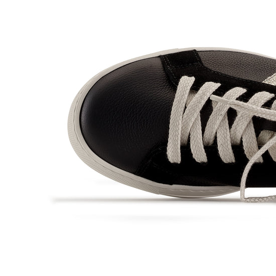 Zoom Sneaker