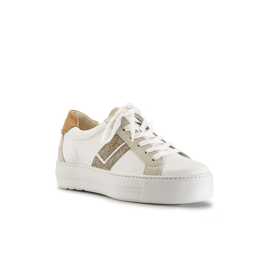 Zoom Sneaker