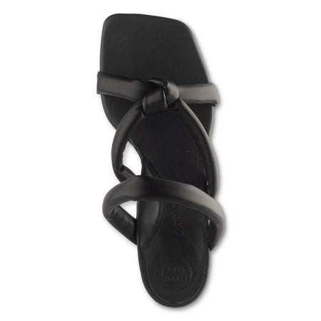 Leah Sandal