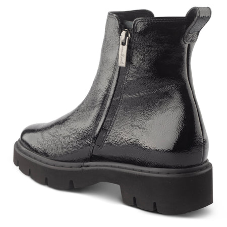 Nicki Boot
