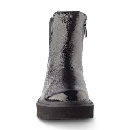 Nicki Boot