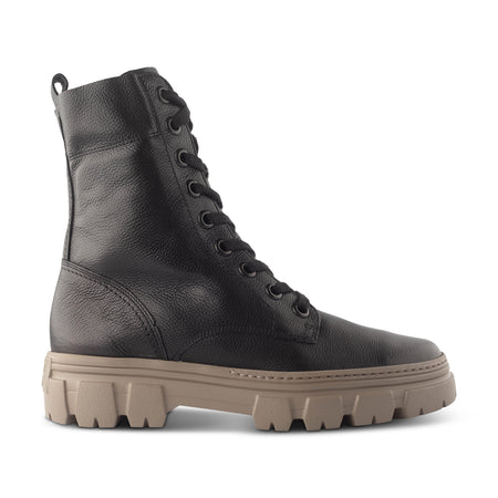 Nia Boot